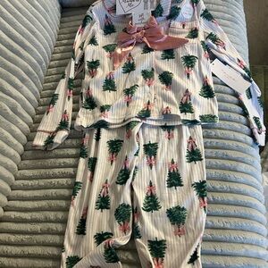 Tahari Kids 7/8 Christmas tree bow matching Christmas pajamas